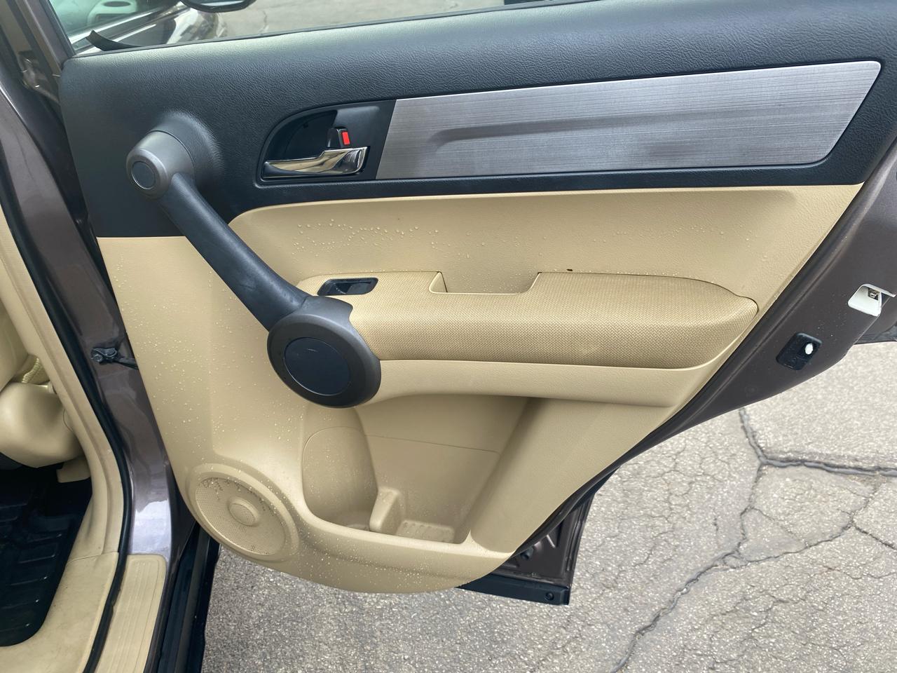 Honda CR-V SE 4WD 5-Speed AT 2011