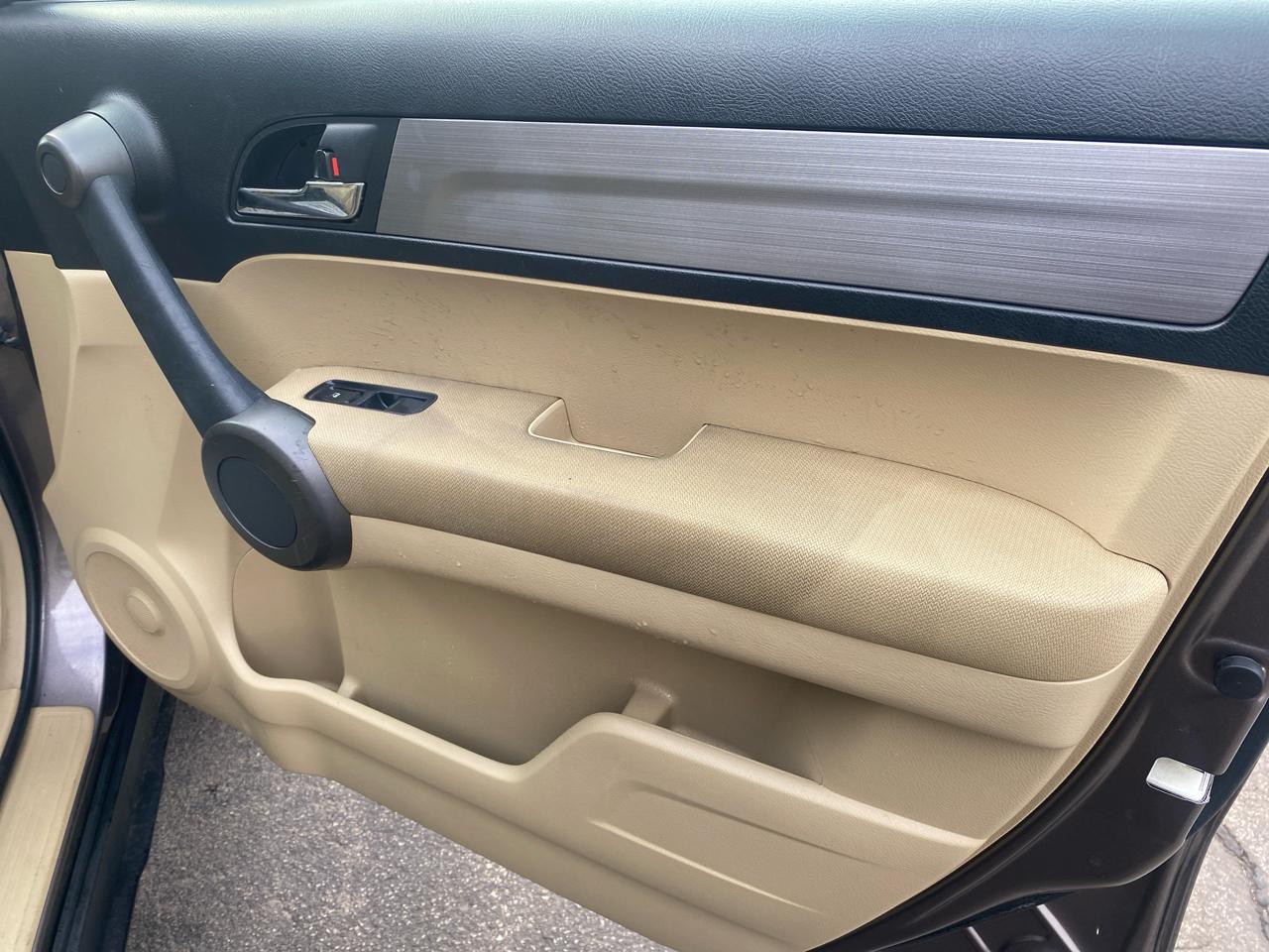 Honda CR-V SE 4WD 5-Speed AT 2011