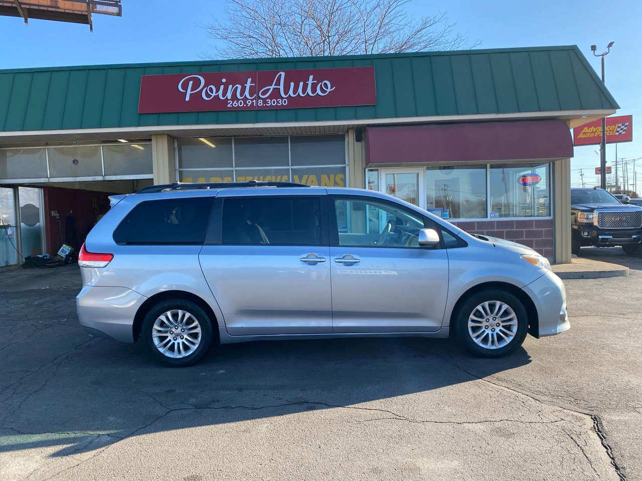 Toyota Sienna XLE FWD 8-Passenger V6 2013