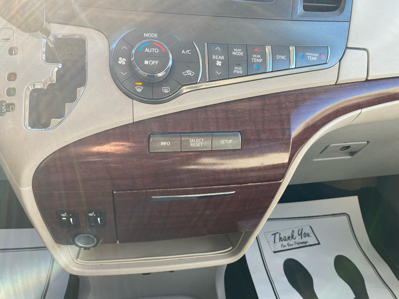 Toyota Sienna XLE FWD 8-Passenger V6 2013