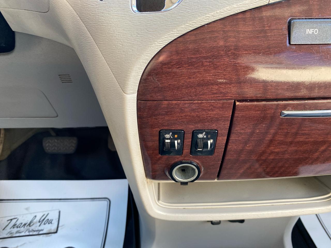 Toyota Sienna XLE FWD 8-Passenger V6 2013