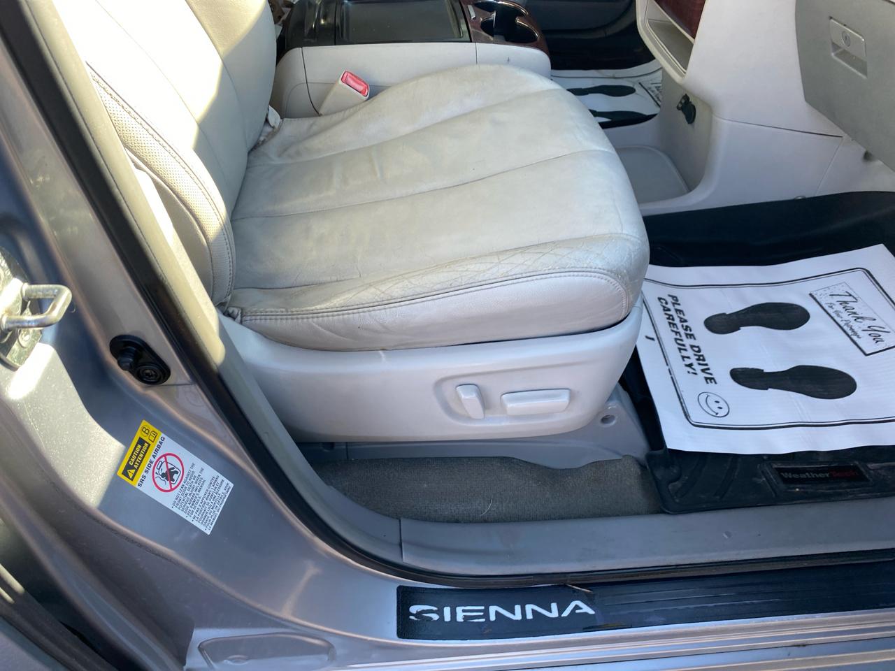 Toyota Sienna XLE FWD 8-Passenger V6 2013