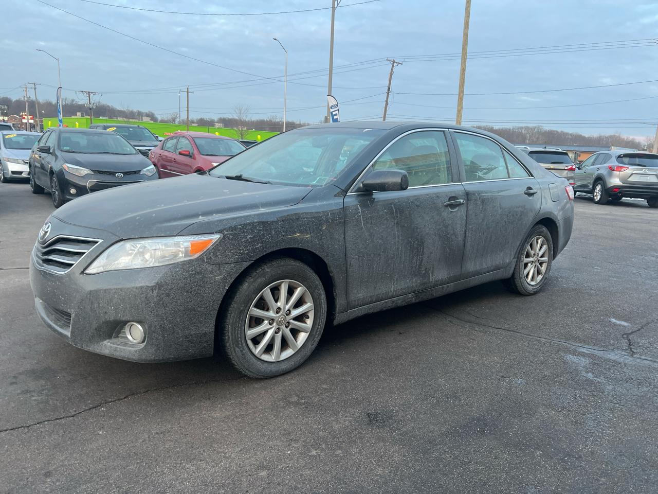 Toyota Camry XLE V6 6-Spd AT 2011