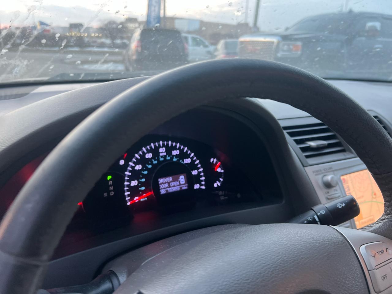 Toyota Camry XLE V6 6-Spd AT 2011