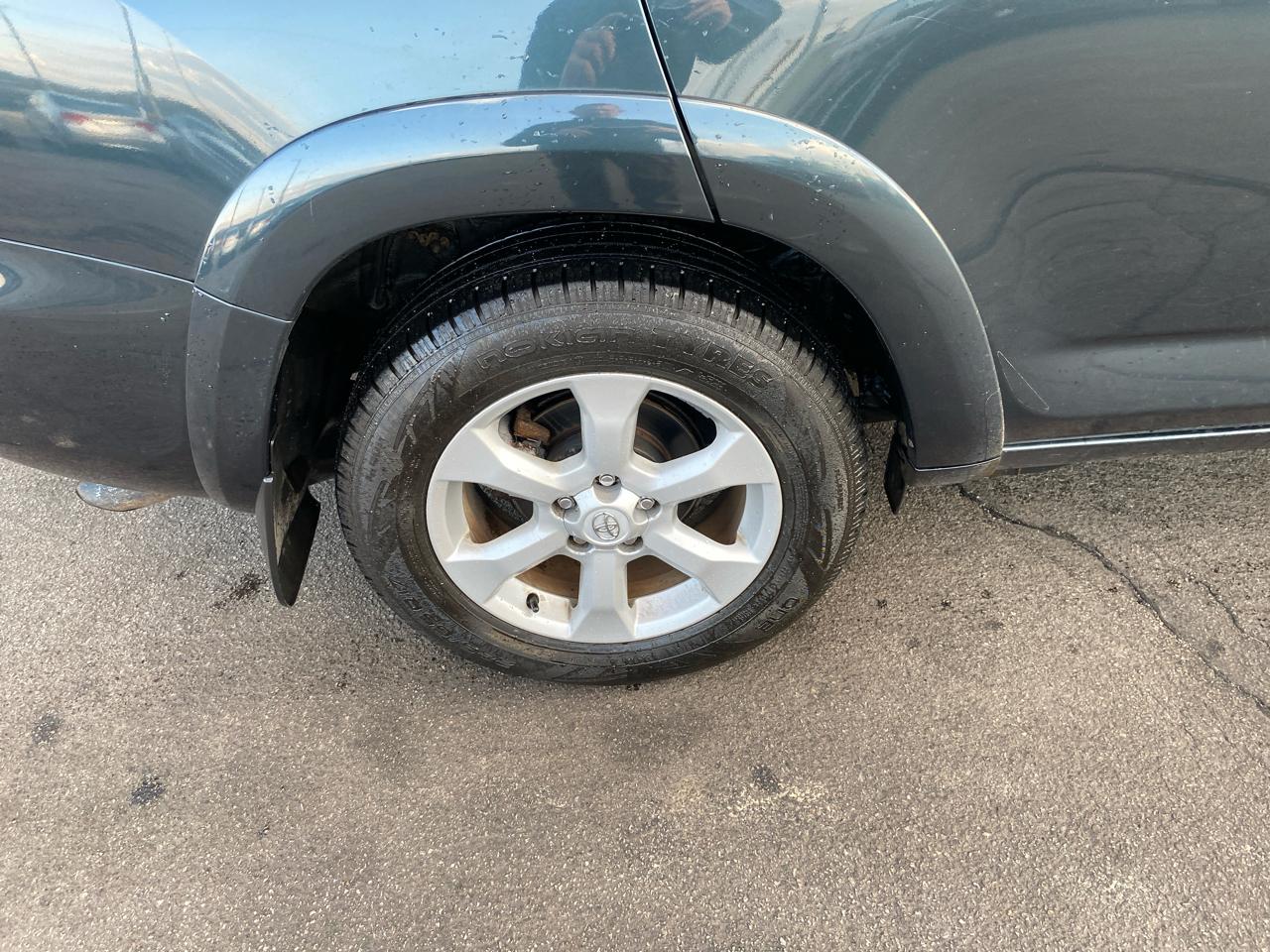 Toyota RAV4 Limited I4 4WD 2012