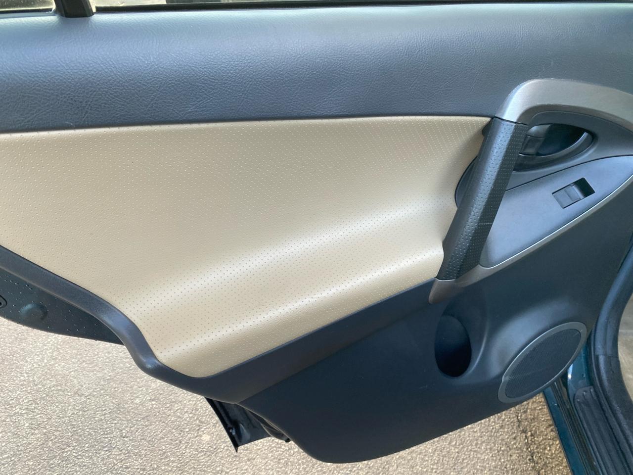 Toyota RAV4 Limited I4 4WD 2012