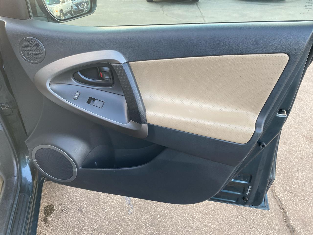 Toyota RAV4 Limited I4 4WD 2012