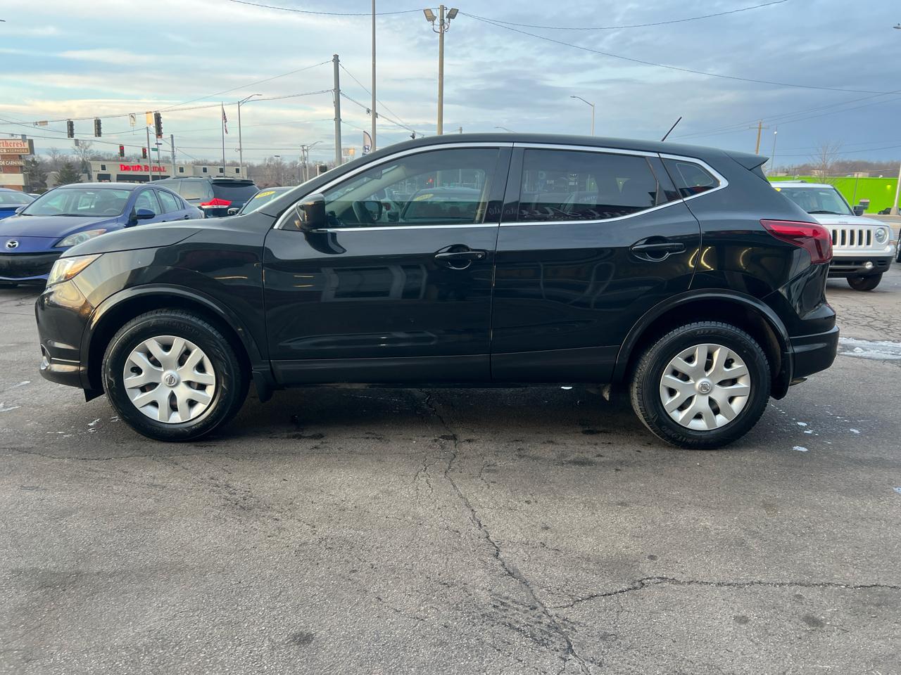 Nissan Rogue Sport S 2019
