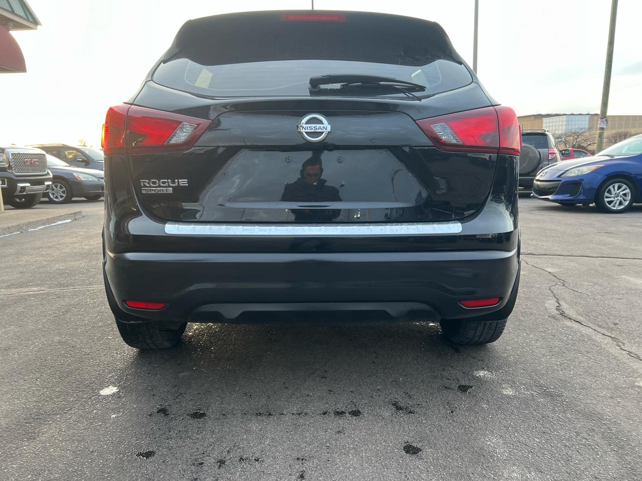 Nissan Rogue Sport S 2019