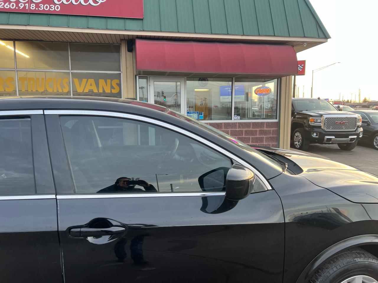 Nissan Rogue Sport S 2019