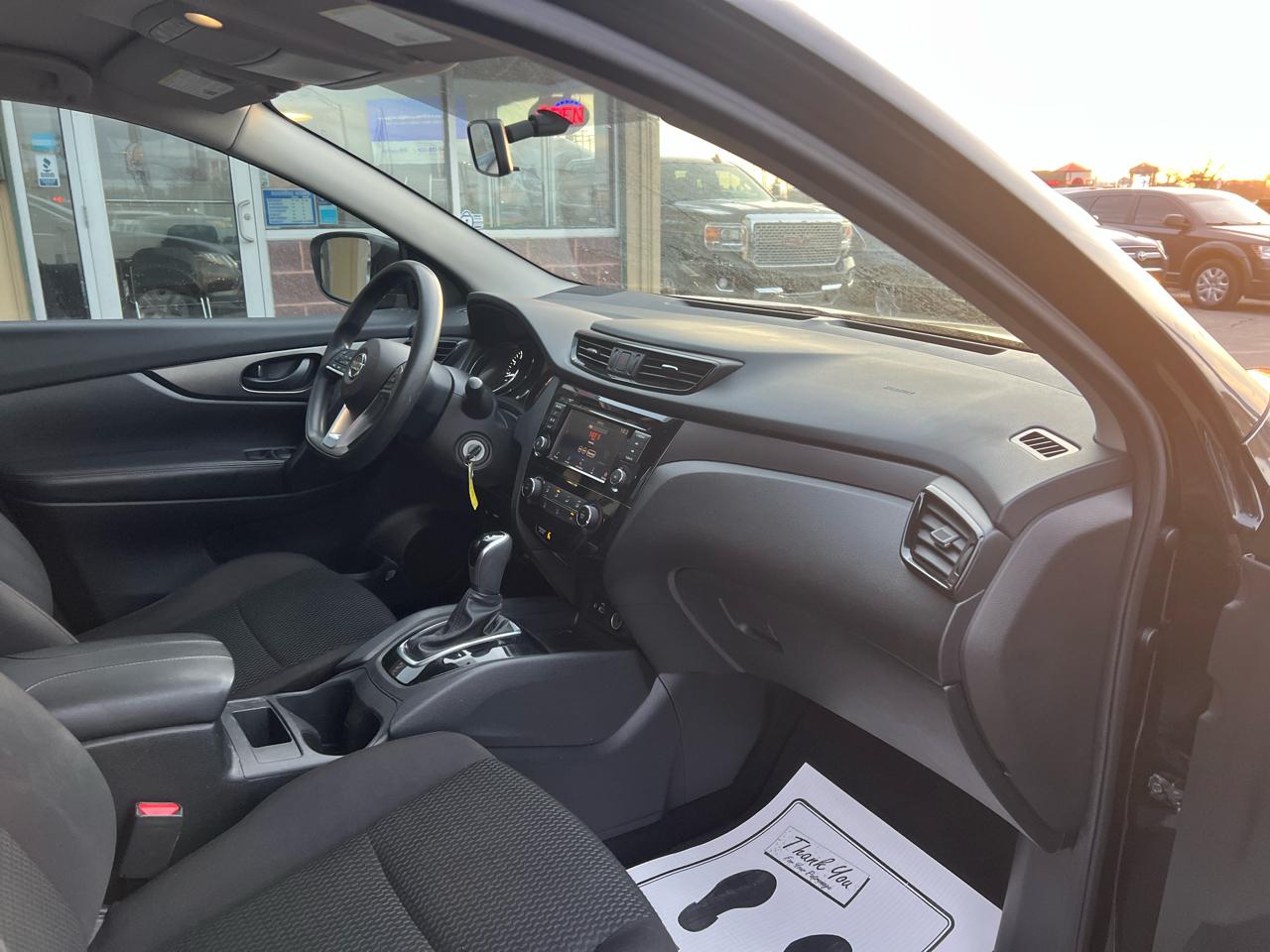 Nissan Rogue Sport S 2019