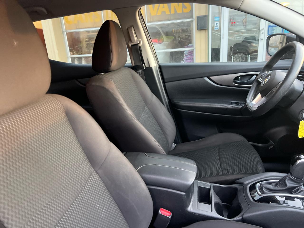 Nissan Rogue Sport S 2019