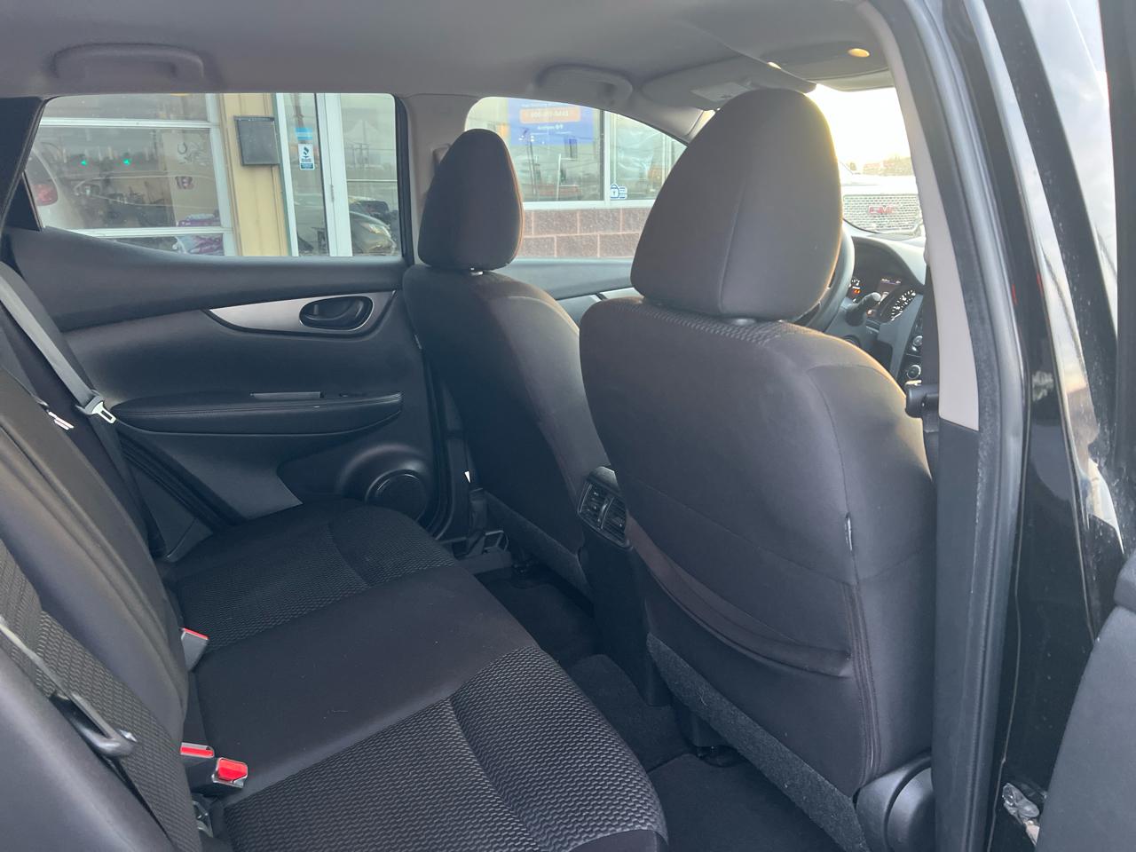 Nissan Rogue Sport S 2019