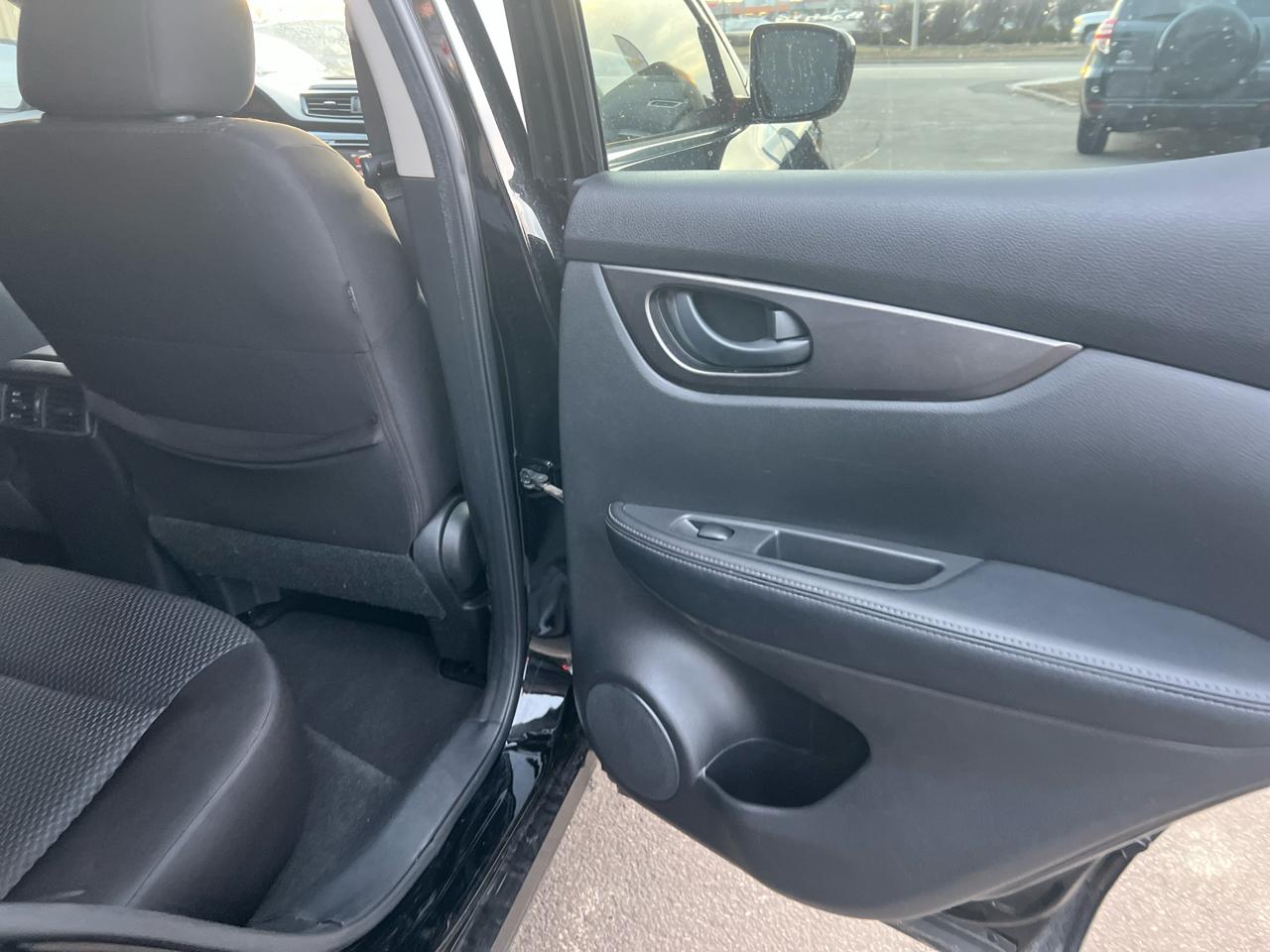 Nissan Rogue Sport S 2019