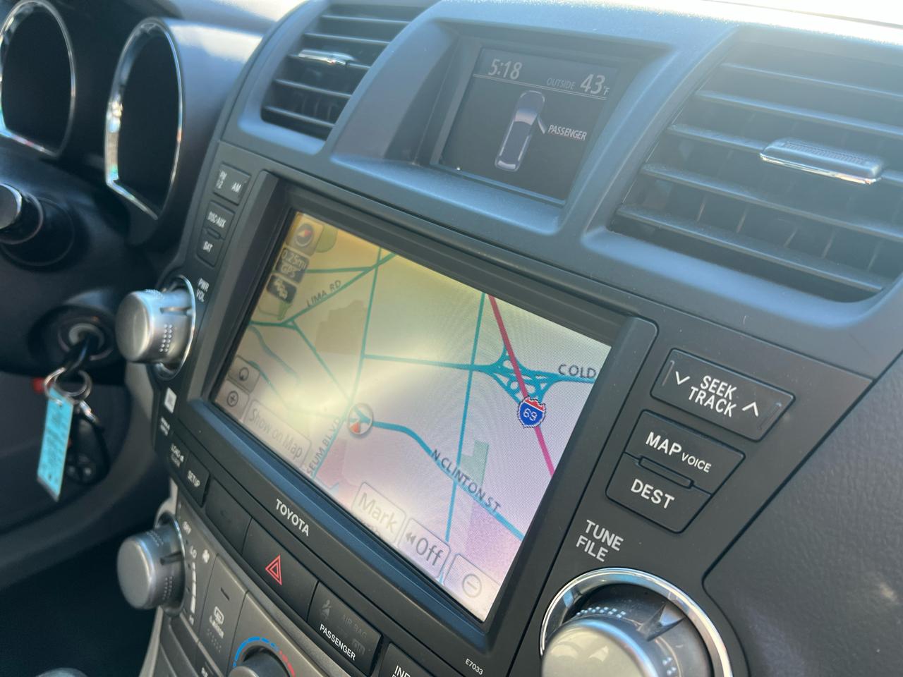 Toyota Highlander 4WD 4dr V6 SE (Natl) 2012