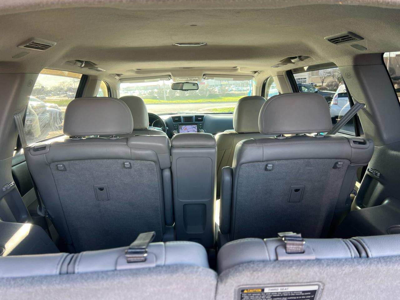 Toyota Highlander 4WD 4dr V6 SE (Natl) 2012