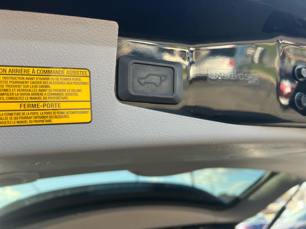 Toyota Highlander 4WD 4dr V6 SE (Natl) 2012