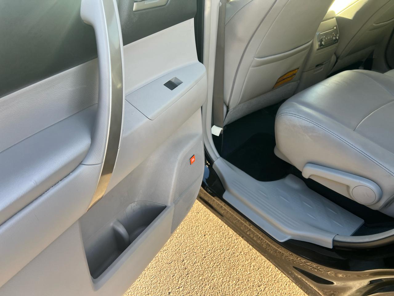 Toyota Highlander 4WD 4dr V6 SE (Natl) 2012