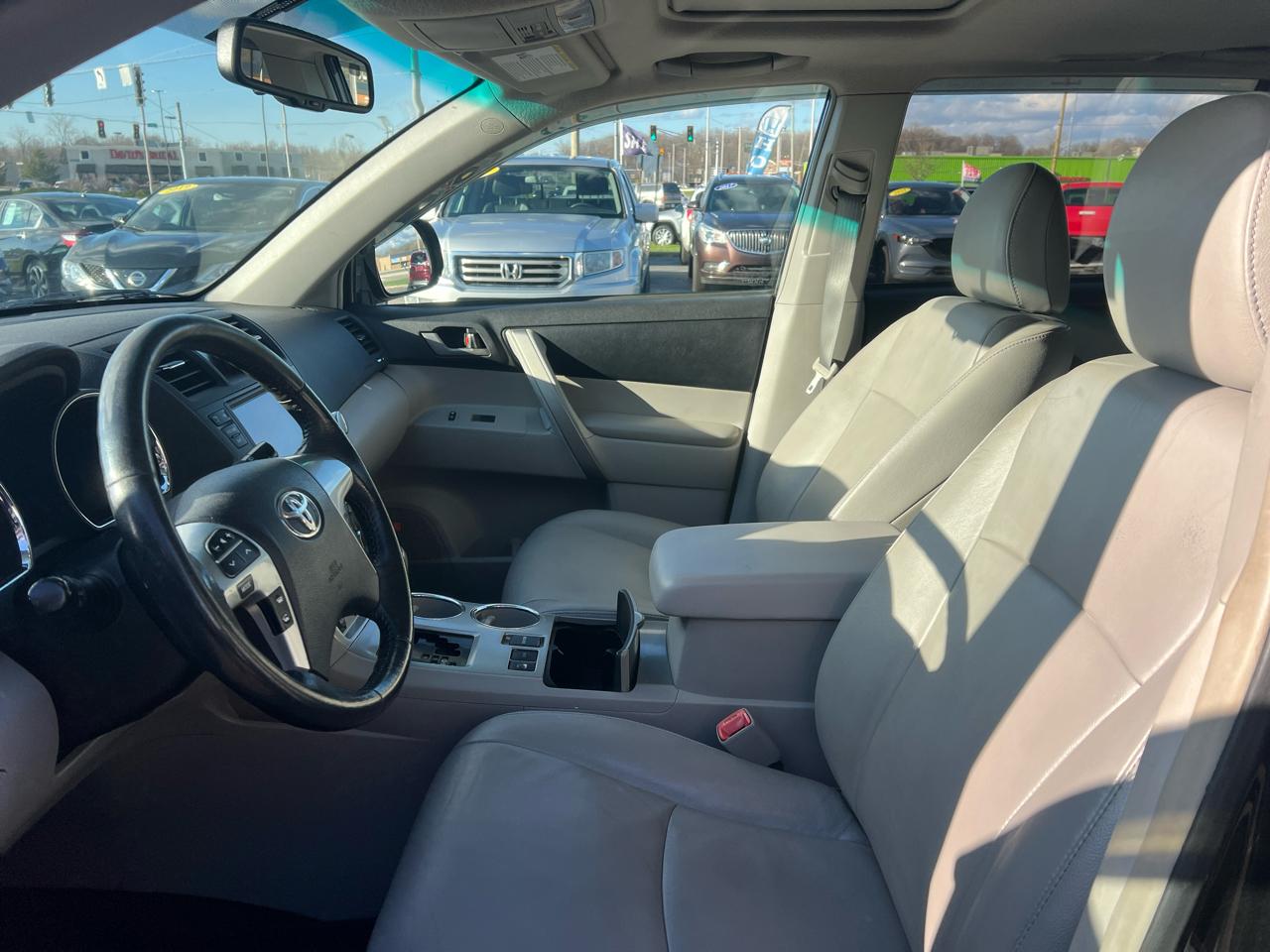 Toyota Highlander 4WD 4dr V6 SE (Natl) 2012