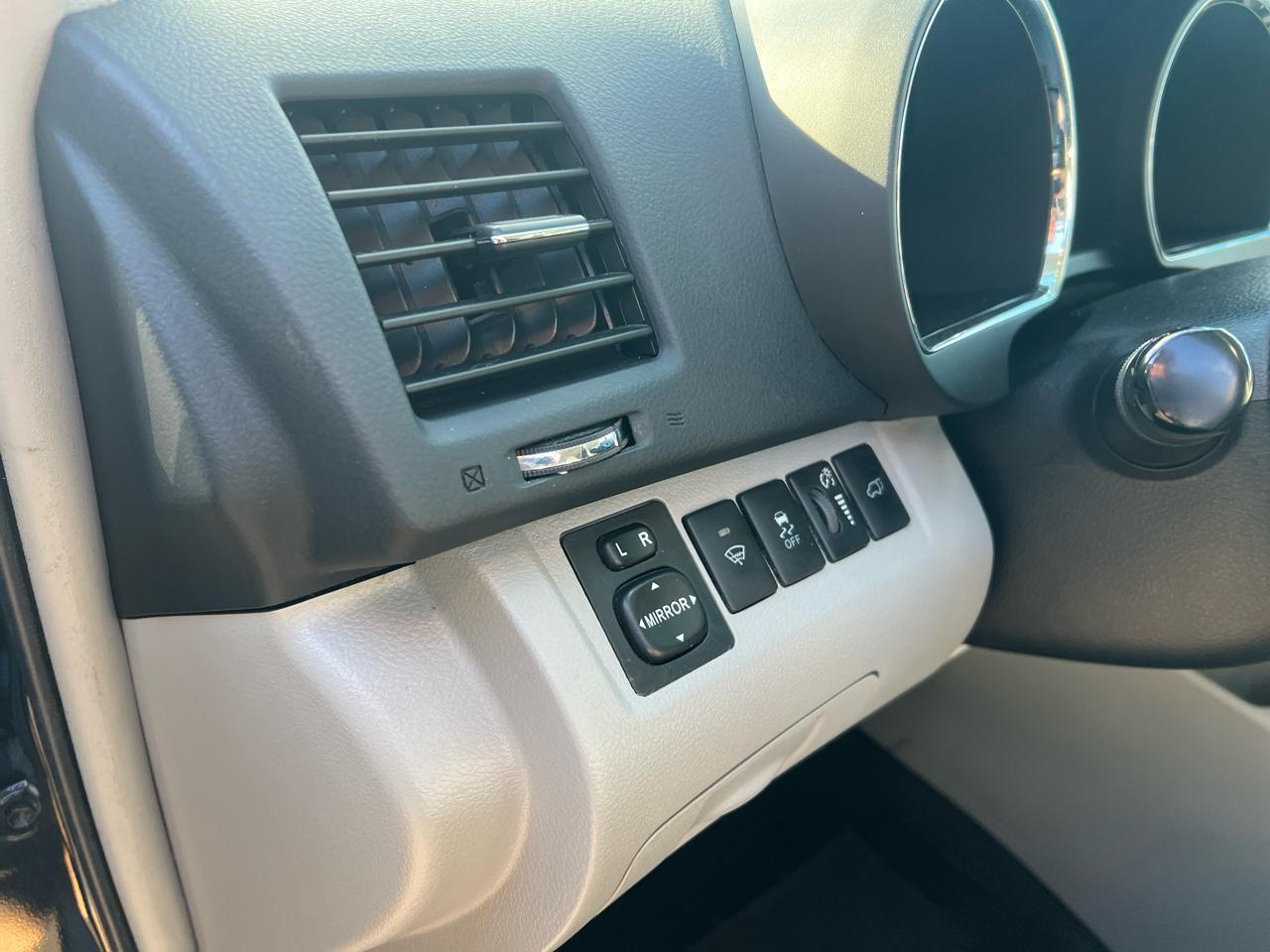 Toyota Highlander 4WD 4dr V6 SE (Natl) 2012