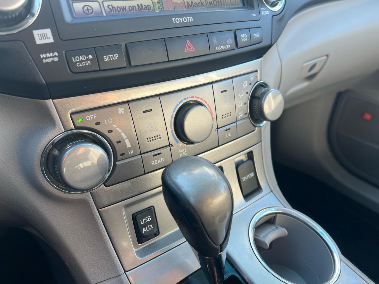 Toyota Highlander 4WD 4dr V6 SE (Natl) 2012