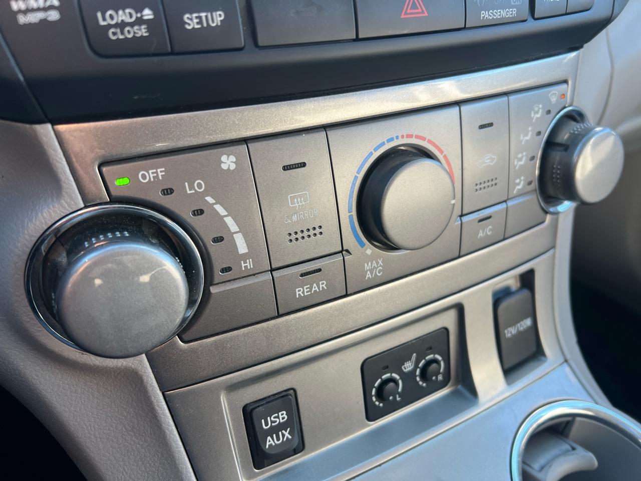 Toyota Highlander 4WD 4dr V6 SE (Natl) 2012