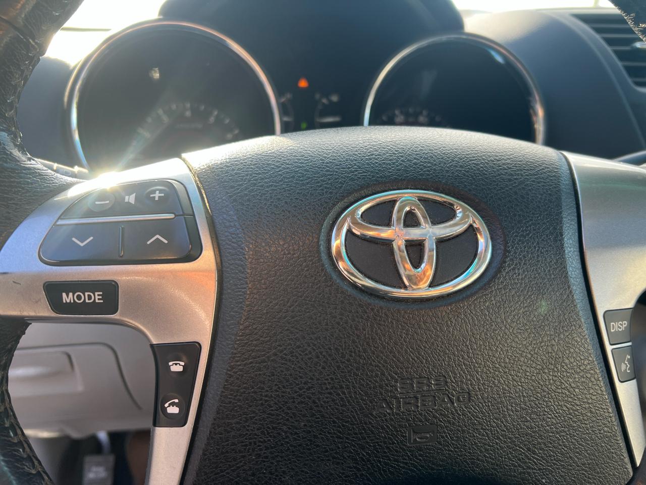 Toyota Highlander 4WD 4dr V6 SE (Natl) 2012