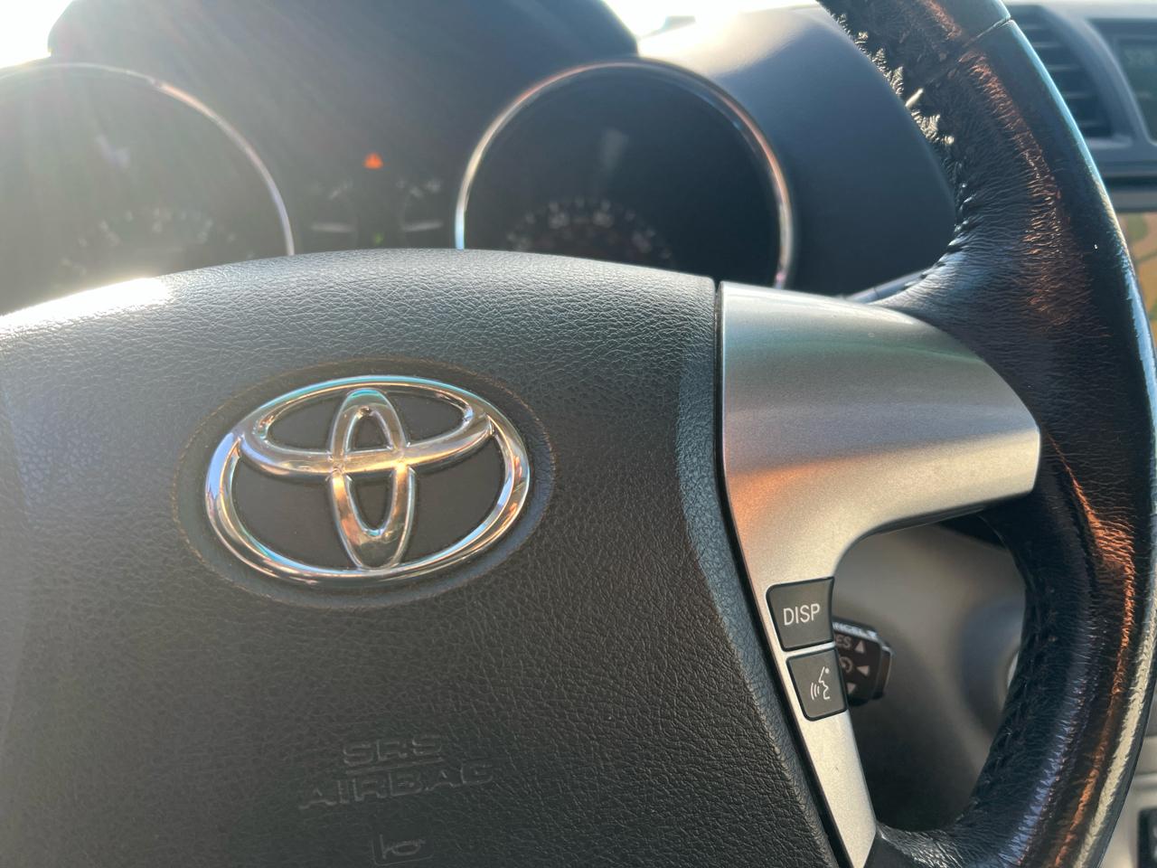 Toyota Highlander 4WD 4dr V6 SE (Natl) 2012