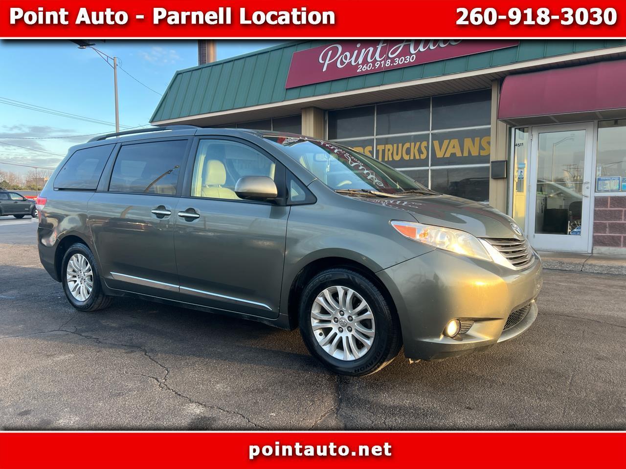 Toyota Sienna XLE 8-Pass V6 2011