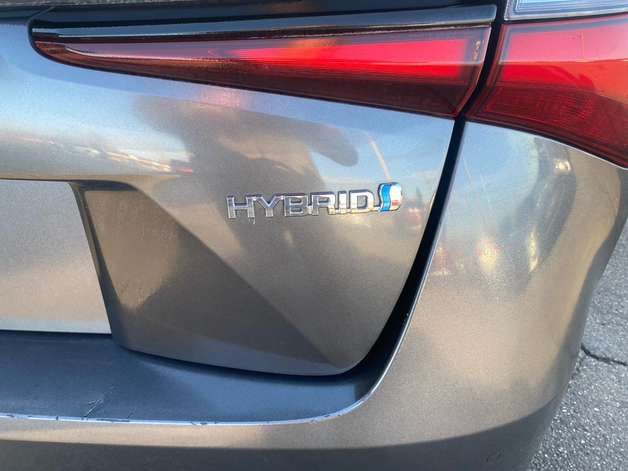 Toyota Prius XLE AWD-e 2019