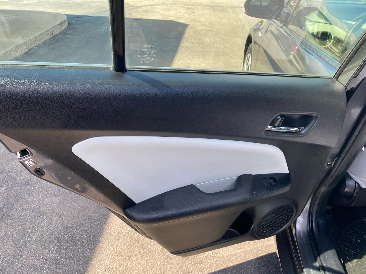 Toyota Prius XLE AWD-e 2019