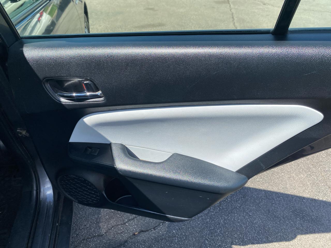 Toyota Prius XLE AWD-e 2019