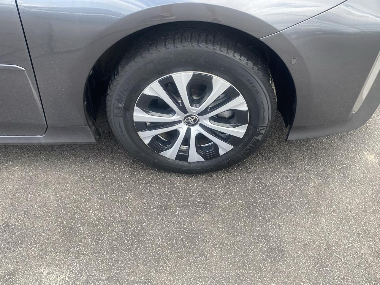 Toyota Prius XLE AWD-e 2019
