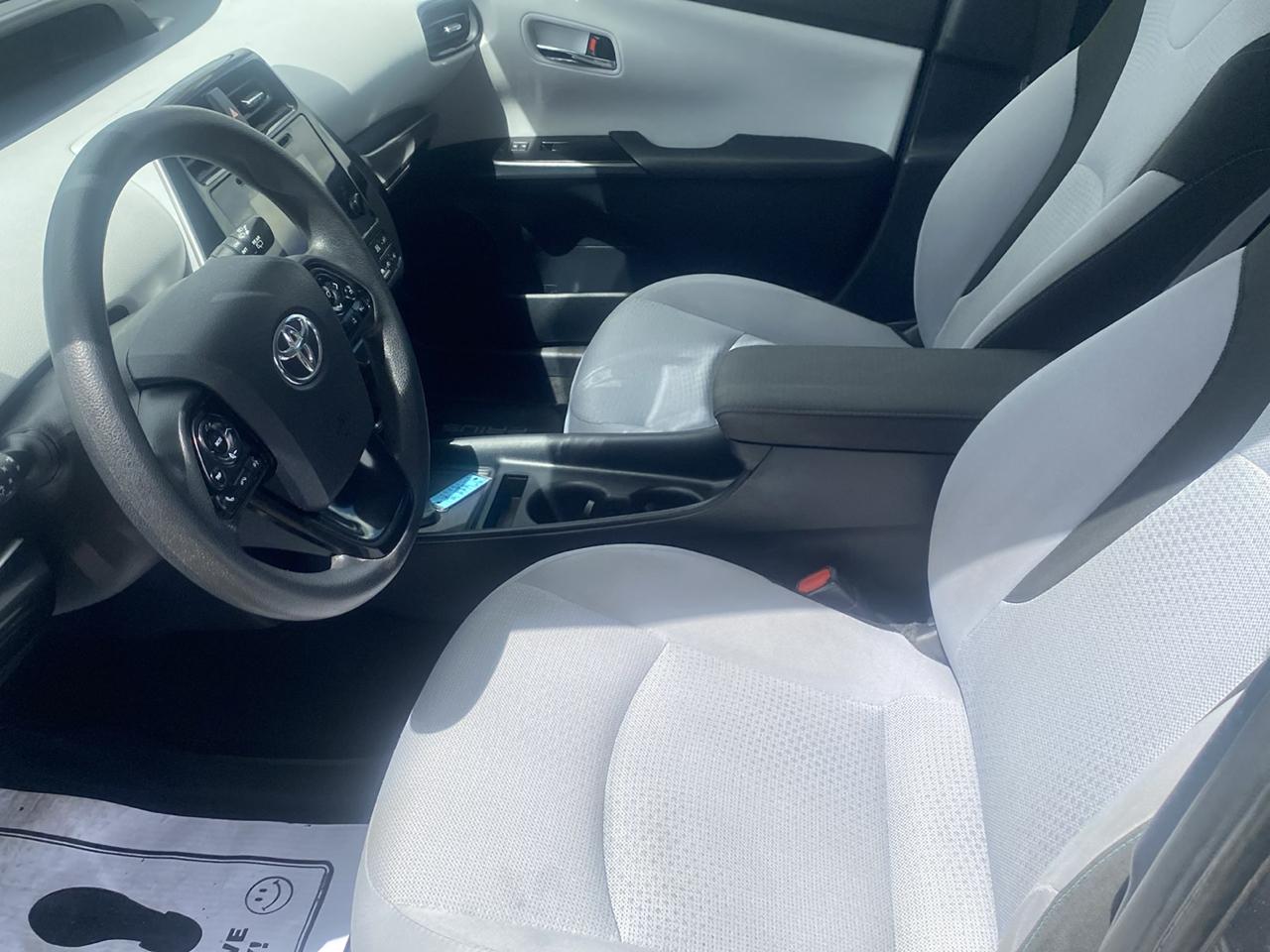 Toyota Prius XLE AWD-e 2019