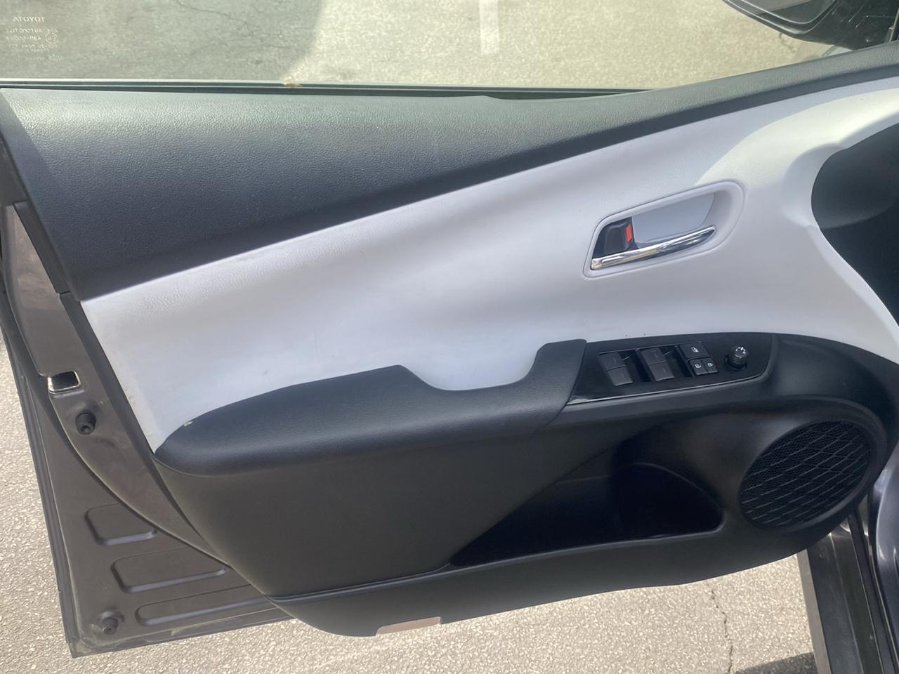 Toyota Prius XLE AWD-e 2019