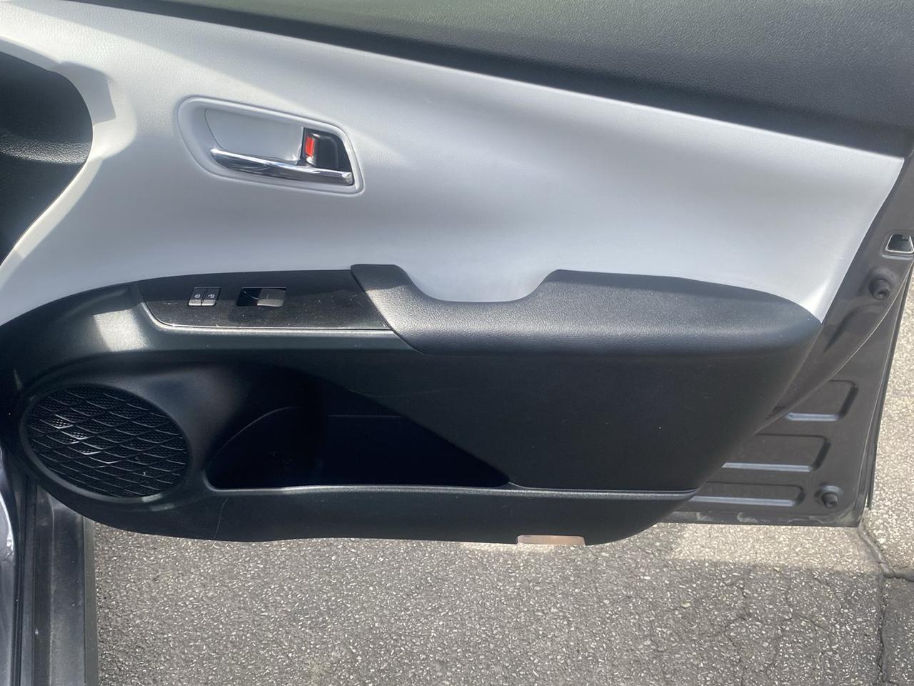 Toyota Prius XLE AWD-e 2019