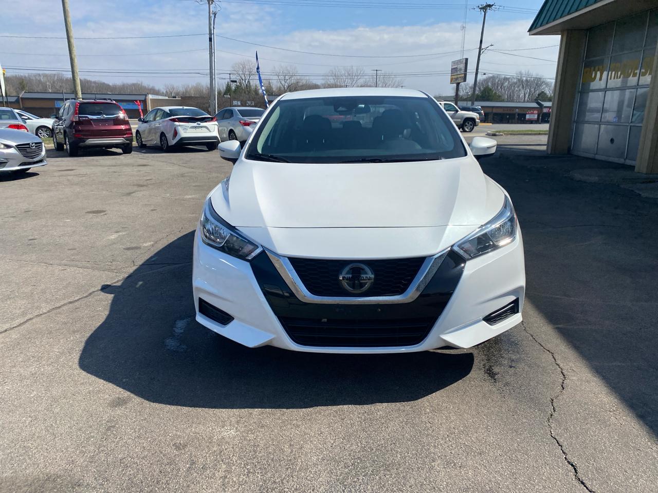 Nissan Versa SV 2021