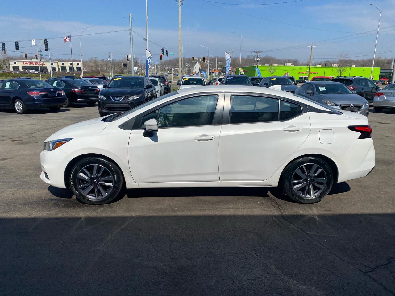 Nissan Versa SV 2021