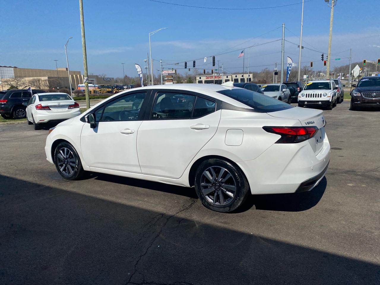 Nissan Versa SV 2021