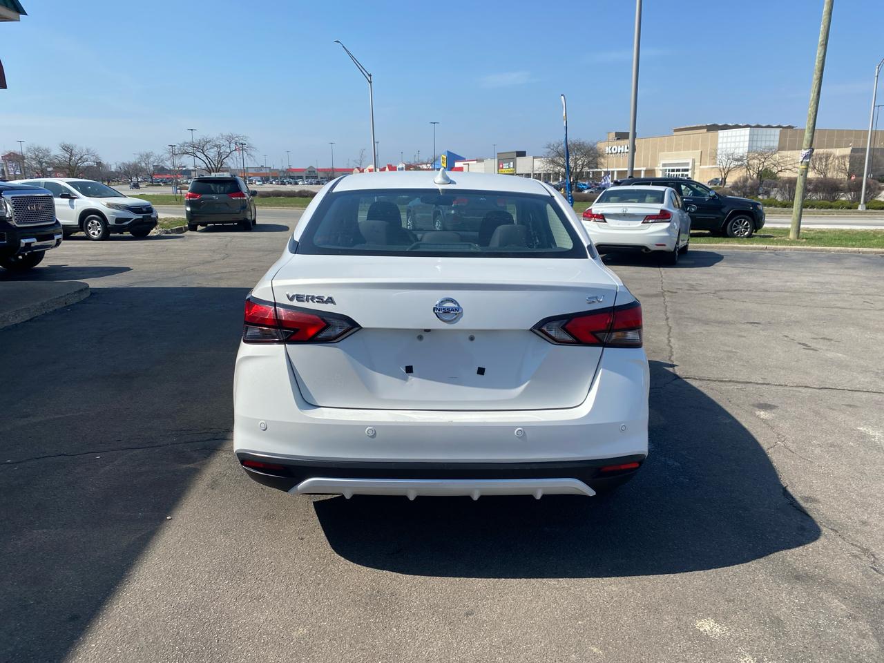 Nissan Versa SV 2021