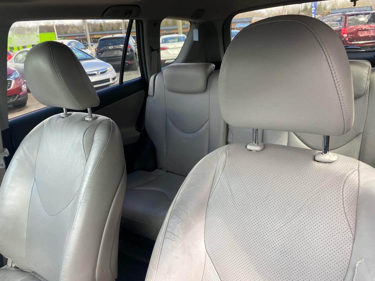 Toyota RAV4 Limited V6 2WD 2010