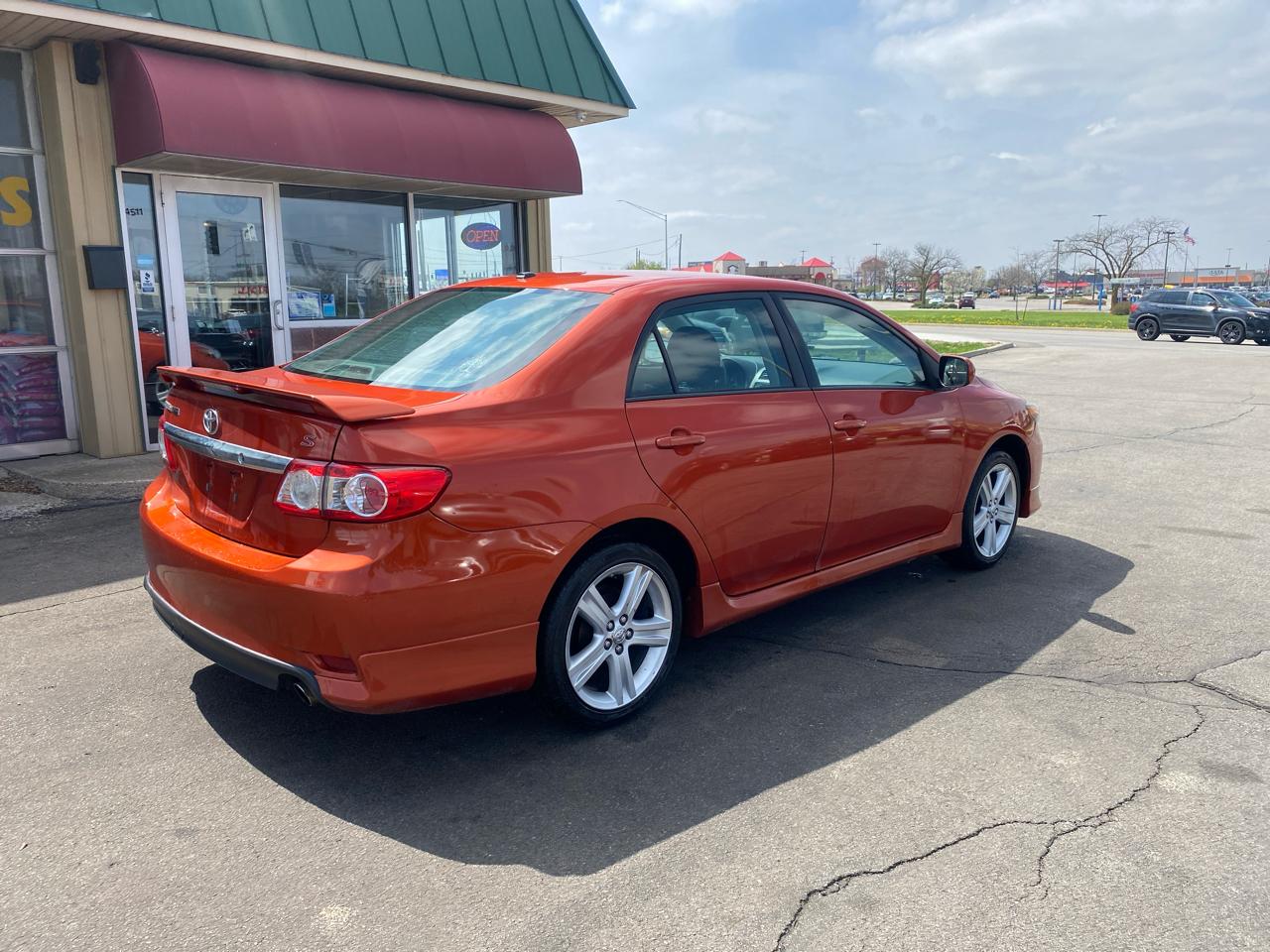 Toyota Corolla S 4-Speed AT 2013