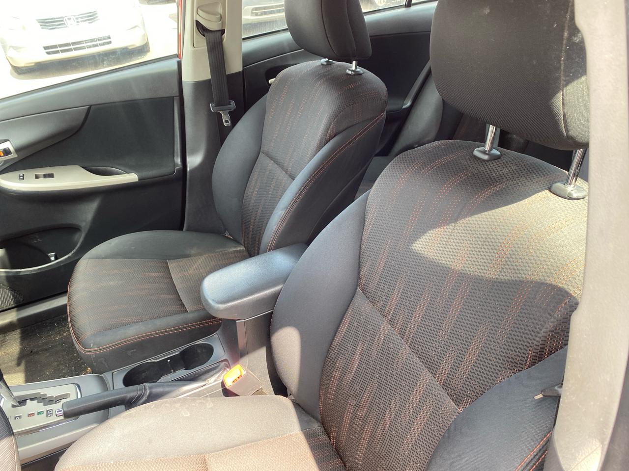 Toyota Corolla S 4-Speed AT 2013