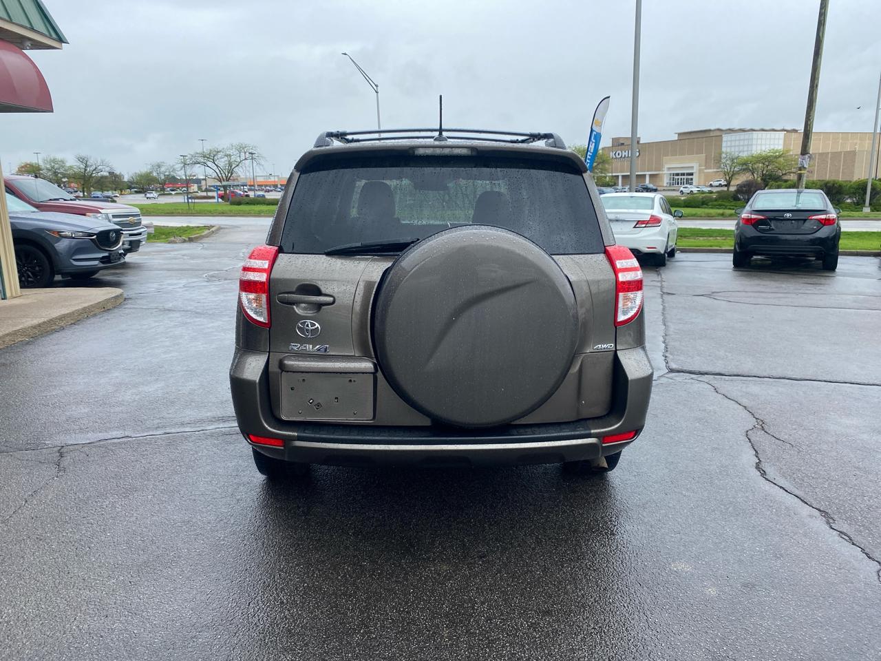 Toyota RAV4 Base I4 4WD 2011