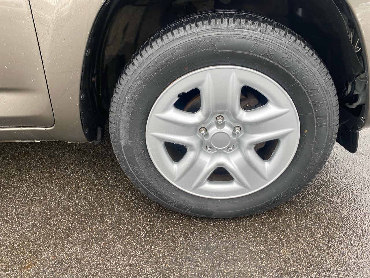 Toyota RAV4 Base I4 4WD 2011