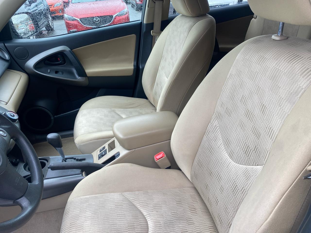 Toyota RAV4 Base I4 4WD 2011