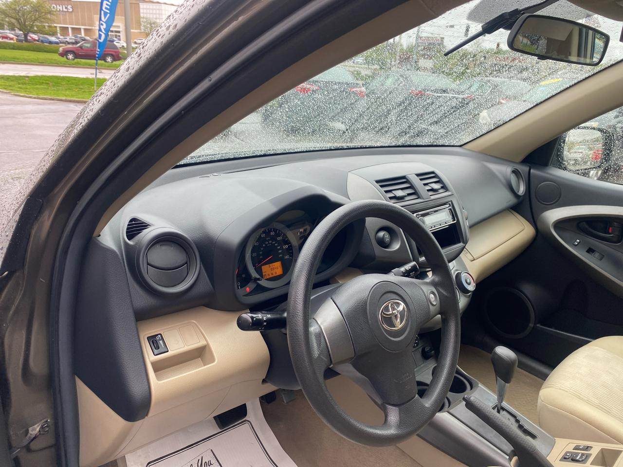 Toyota RAV4 Base I4 4WD 2011