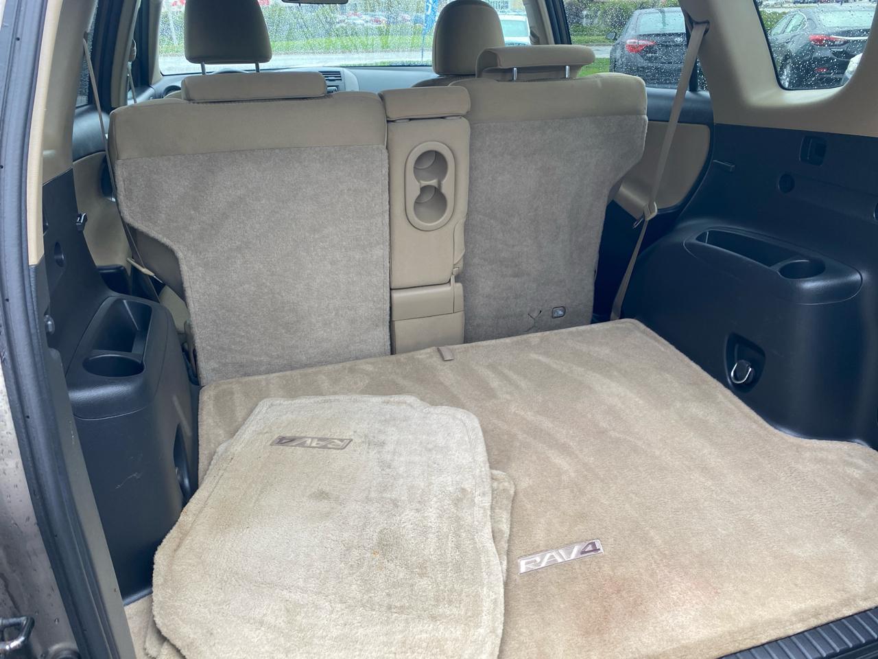 Toyota RAV4 Base I4 4WD 2011