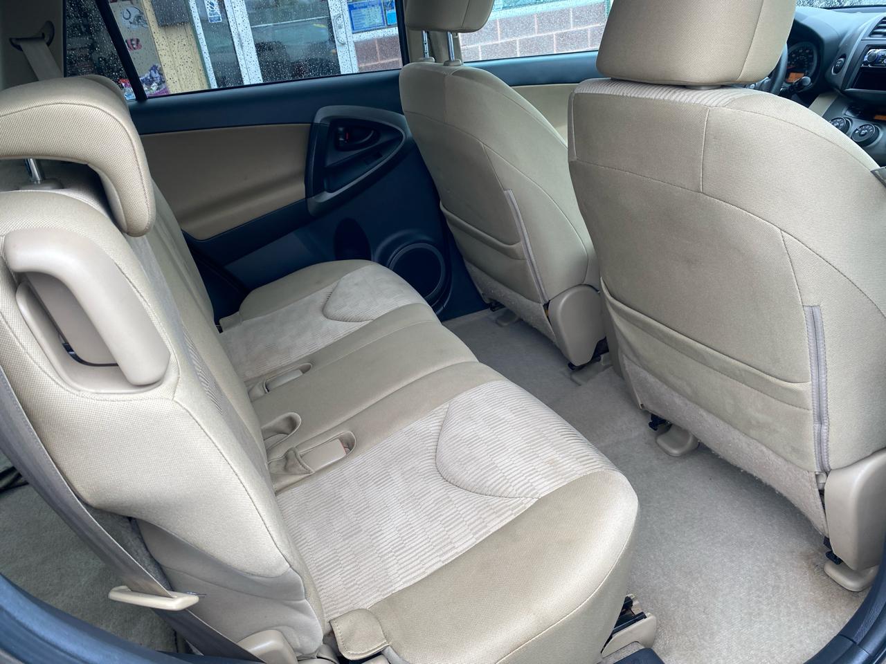 Toyota RAV4 Base I4 4WD 2011