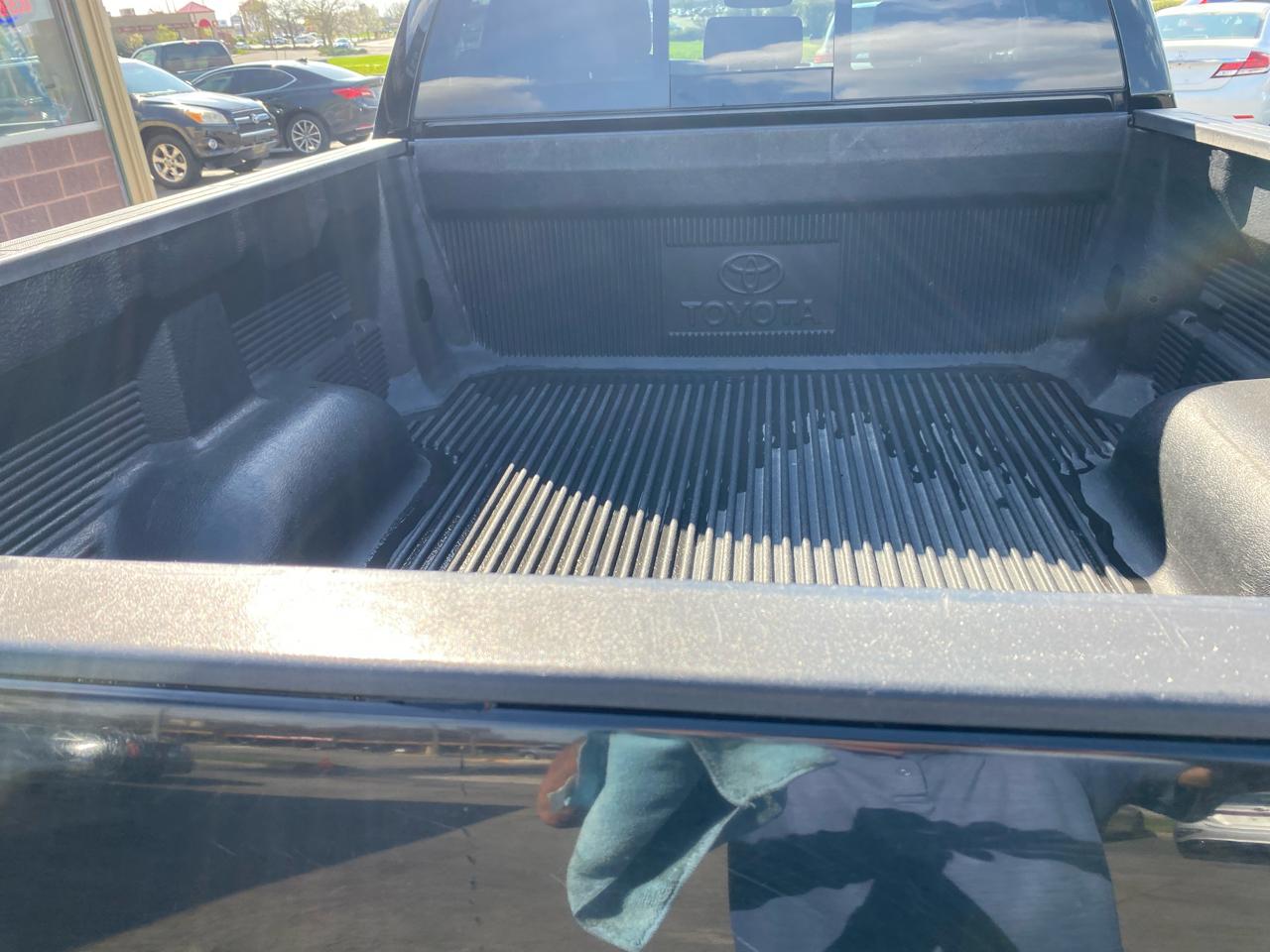 Toyota Tundra Tundra-Grade 5.7L Double Cab 4WD 2012